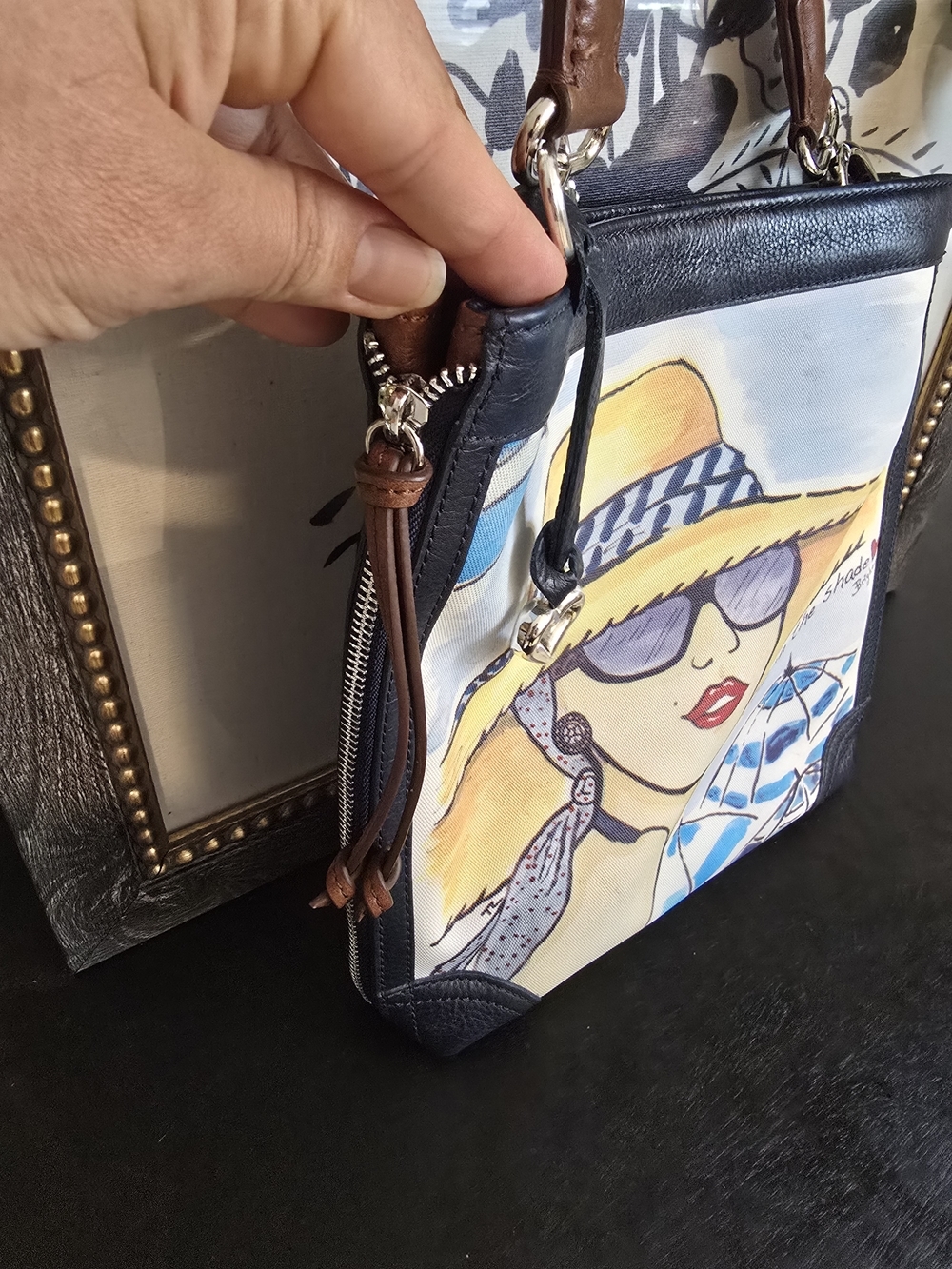 BRIGHTON FASHIONISTA CALIFORNIA BEACH CHIC IN THE SHADE SHOULDER BAG - Picture 3 of 14